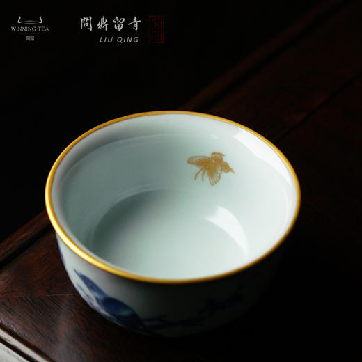 问鼎留青鸡缸杯（青花斗金雀枝灵） 商品图1