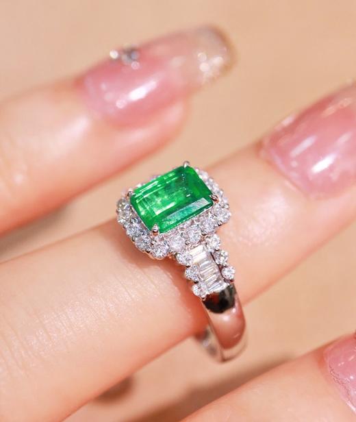 0.85ct 4.24g 祖母绿戒指 商品图3