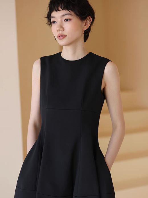 高定无袖连衣裙 商品图2