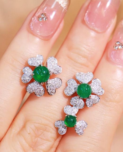 1.35ct 4.42g 祖母绿耳环 商品图4