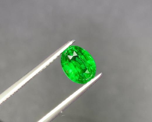 1.59ct 沙弗莱裸石 商品图3