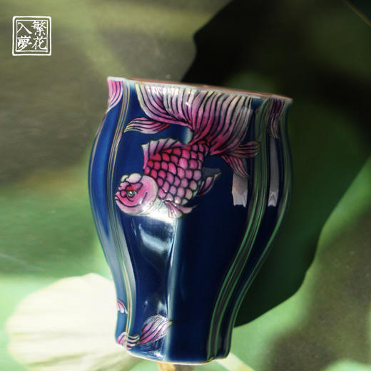 繁花入梦影动鱼游小佛手杯 商品图1