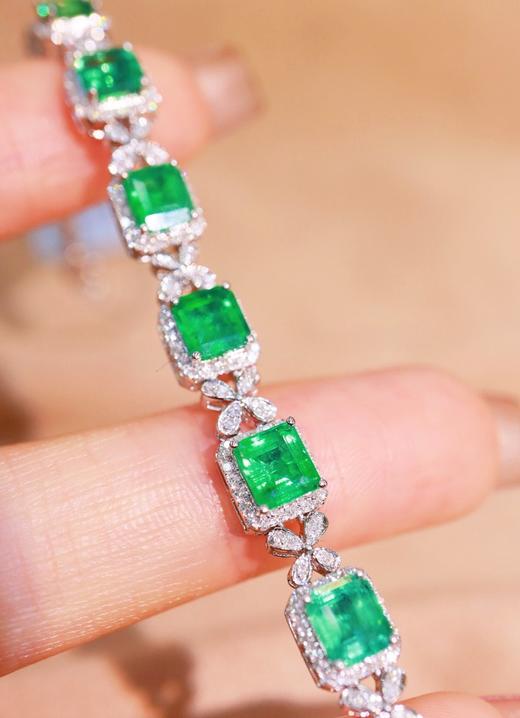 4.70ct 8.85g 祖母绿手链 商品图3