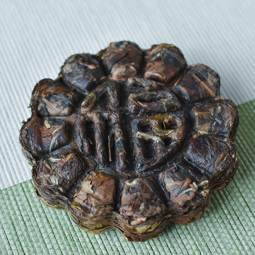 羽诗制造出品 瑞兔呈祥寿眉茶饼铜兔香插礼盒套装 商品图3