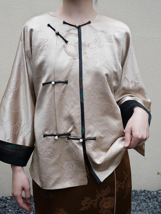 盛唐牡丹 |祥云龙纹丝麻配香云纱偏襟外套 商品图1