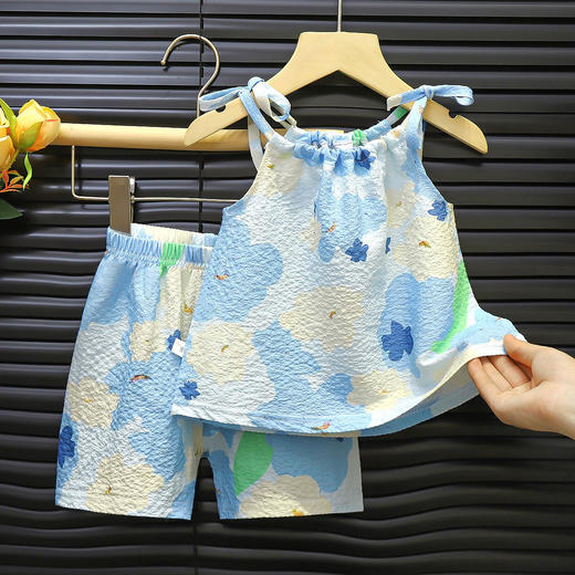 【舒适，时尚，凉爽】夏季新款女宝宝 韩版碎花吊带套装 短裤两件套 洋气夏装女童 女童清爽泡泡棉吊带套装-QQ 商品图3