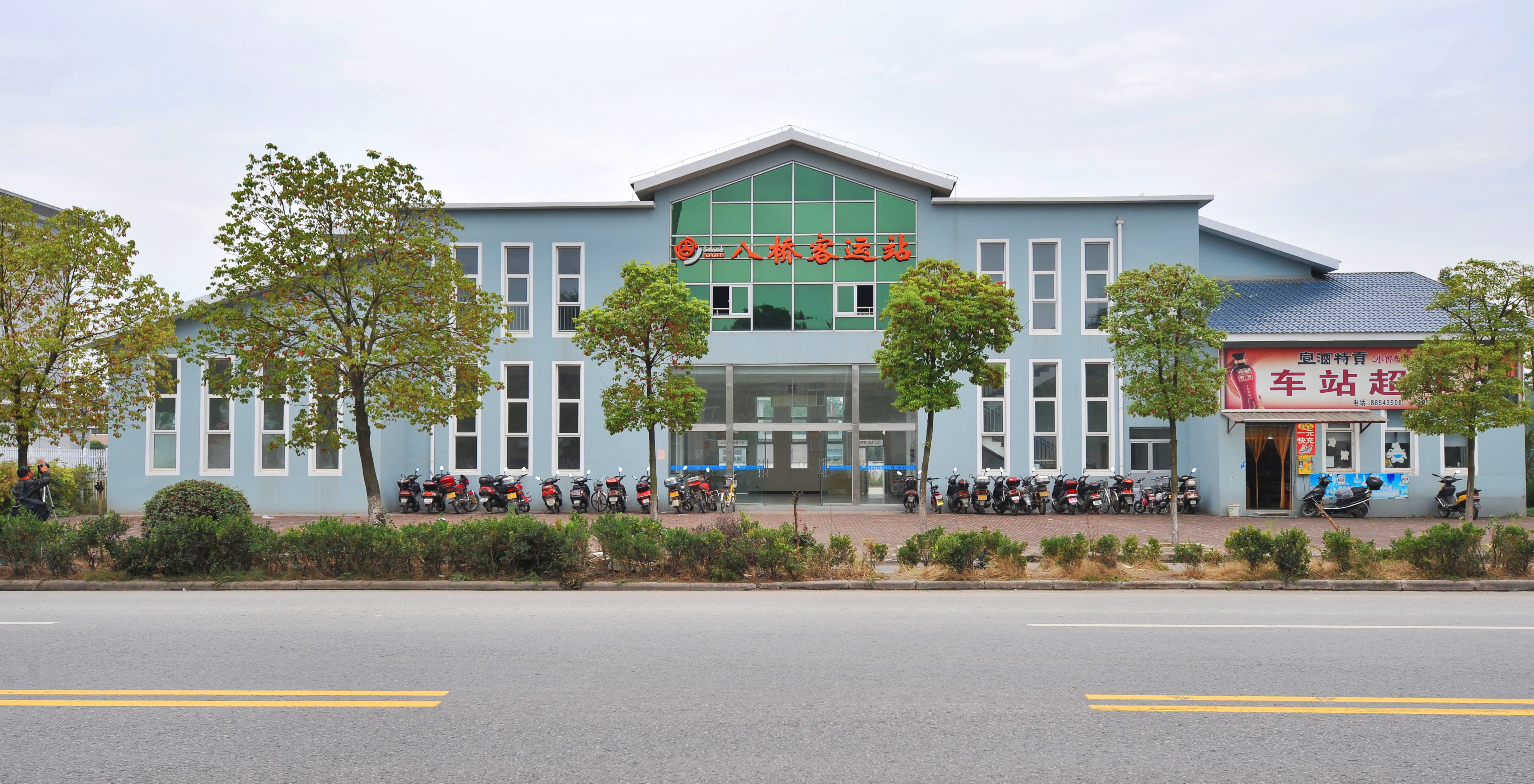 八桥汽车站一、二楼出租