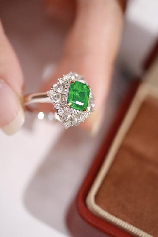 1.56ct 祖母绿戒指 商品图4