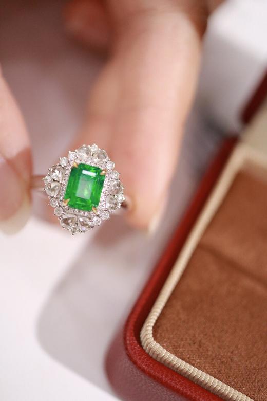 1.56ct 祖母绿戒指 商品图3