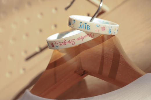 【新款上线】戴上就是一家人的彩虹款和活爱款手环 商品图7