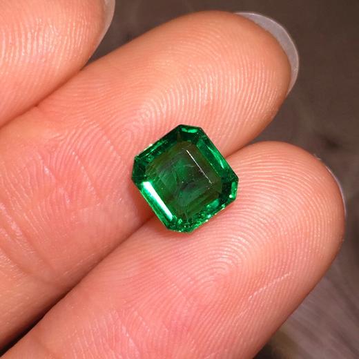 1.35ct 祖母绿裸石 商品图0