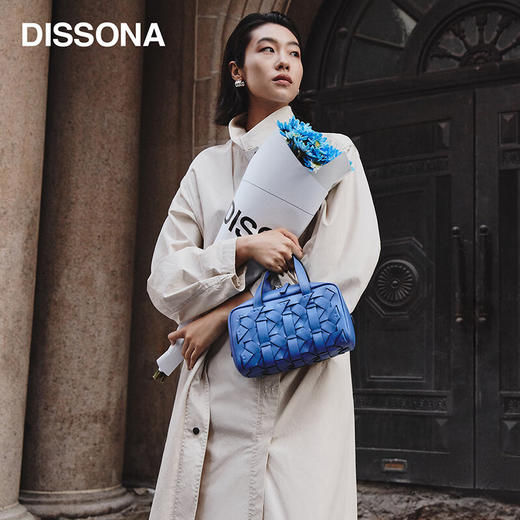 【2F】DISSONA迪桑娜女包织序新中式编织包波士顿枕头包保龄球款 商品图1