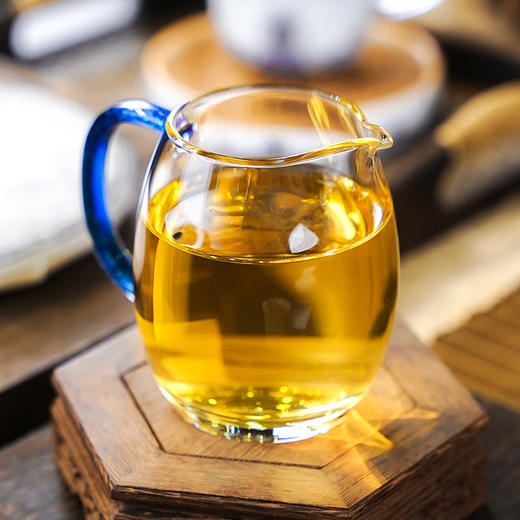 【大黑森林】2021年易武森林之巅，无人涉足、未被矮化的乔木古树，品质pk薄荷塘 普洱茶生茶 357克/饼 商品图2