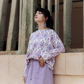 绽放旅行女装594朵/紫色艾德莱斯印花长绒棉双纱圆领直筒长袖T恤