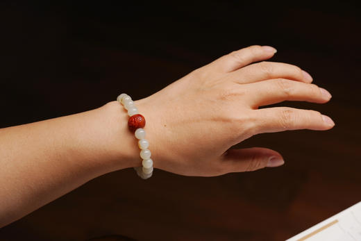 9mm籽料和田玉手链 商品图10