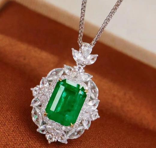 2.15ct 祖母绿吊坠 商品图2