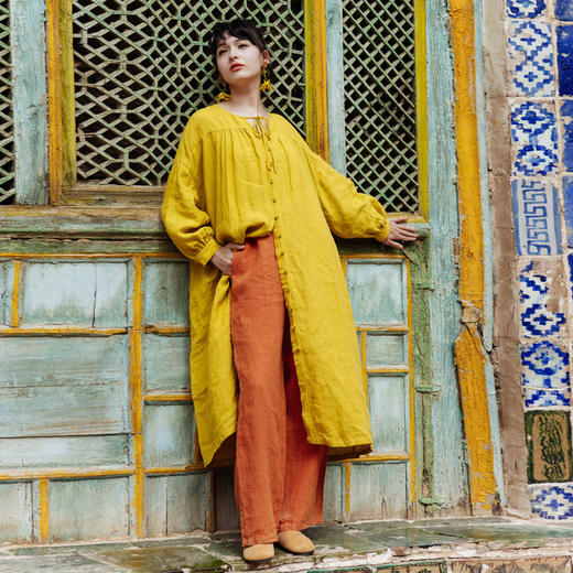 绽放旅行女装577朵/砂洗亚麻开襟系扣碎褶宽松落肩圆领长袖外套 商品图0