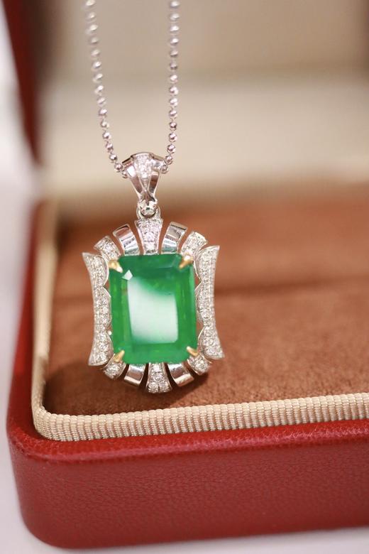 5.75ct 祖母绿吊坠 商品图2