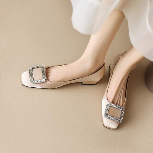 【预售5天】质感超好水钻方扣，方头低跟浅口单鞋NJMK&K527 商品图0