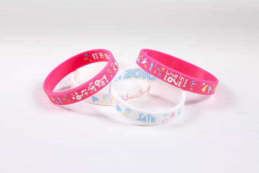 【新款上线】戴上就是一家人的彩虹款和活爱款手环 商品图5