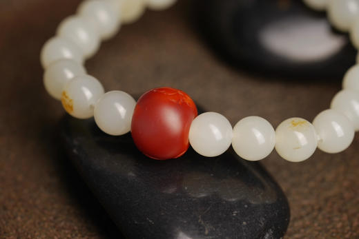 9mm籽料和田玉手链 商品图5