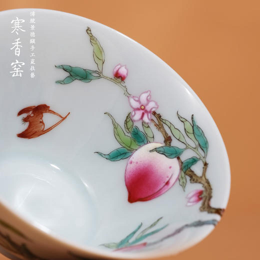 寒香窑乾隆粉彩过枝九桃斗笠杯  过枝九桃将军罐  过枝九桃撇口杯  过枝五桃僧帽公杯 九桃水洗  五桃直筒杯(缺货) 商品图2
