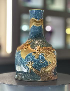 素炉钧釉雕刻龙纹摇铃尊