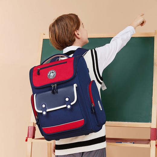 【开学季】2024 新款英伦风小学生男女生减负护脊书包高颜值大容量轻便双肩包 商品图3