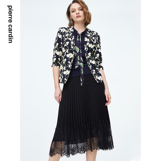 皮尔卡丹女装西装春印花宽松廓形宽肩休闲时尚外套P4130U4044Y3
 商品图4