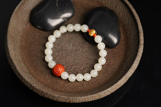 9mm籽料和田玉手链 商品图3