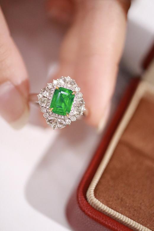 1.56ct 祖母绿戒指 商品图2