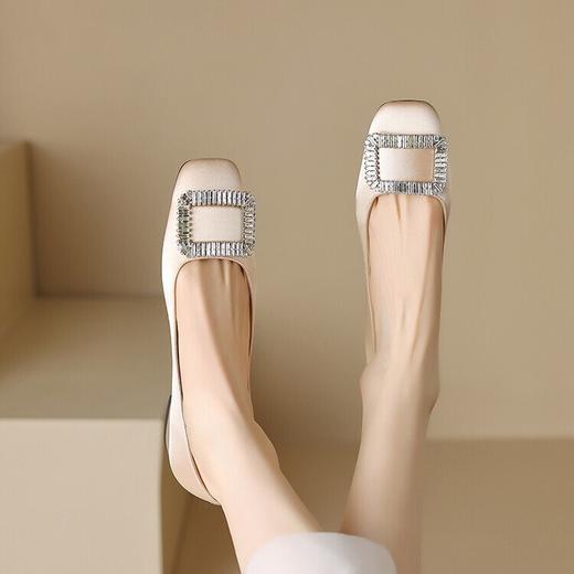 【预售5天】质感超好水钻方扣，方头低跟浅口单鞋NJMK&K527 商品图2