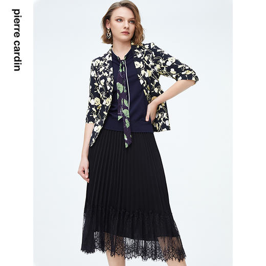 皮尔卡丹女装西装春印花宽松廓形宽肩休闲时尚外套P4130U4044Y3
 商品图3