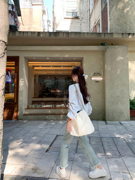 <曾小咸推荐>【海盐苏打】浅蓝色竖条纹衬衫上衣  商品图4