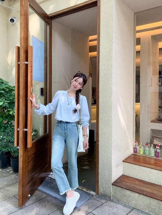 <曾小咸推荐>【海盐苏打】浅蓝色竖条纹衬衫上衣  商品图2