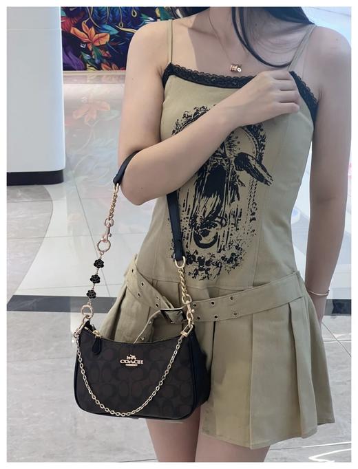 暑期福利‼️‼️COA纯元。经典TERI月牙包 24.5*15.5*7.5cm 商品图9