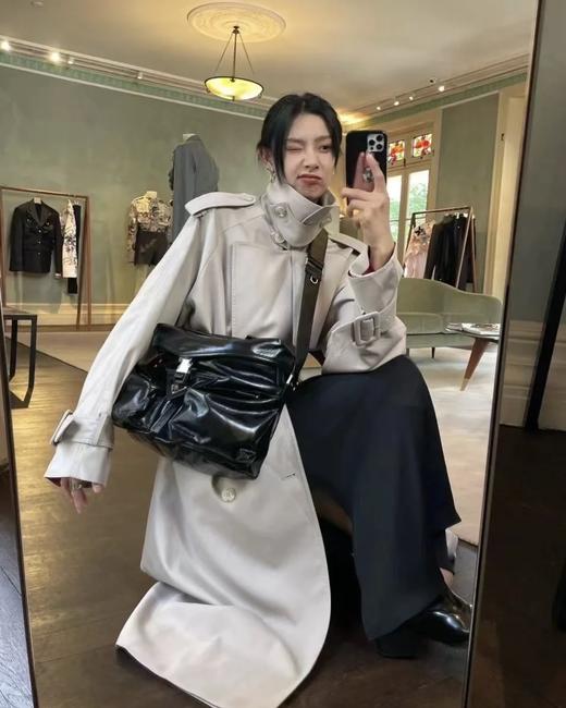 只有12个！独家！！油蜡牛皮！随便出入专柜！新款普拉达走秀新款 油蜡皮机车包单肩斜挎包 商品图0