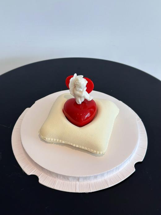 爱神降临 焦糖巧克力白桃 · 慕斯蛋糕 商品图1