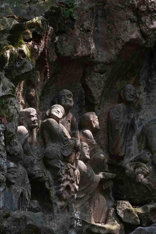 《浙江石窟造像调查报告》，精装，16开，两册，魏祝挺、郑嘉励、崔彪、陈晶鑫等编著，浙江古籍出版社2024年8月一版一印，定价680，售价408元。 商品图11