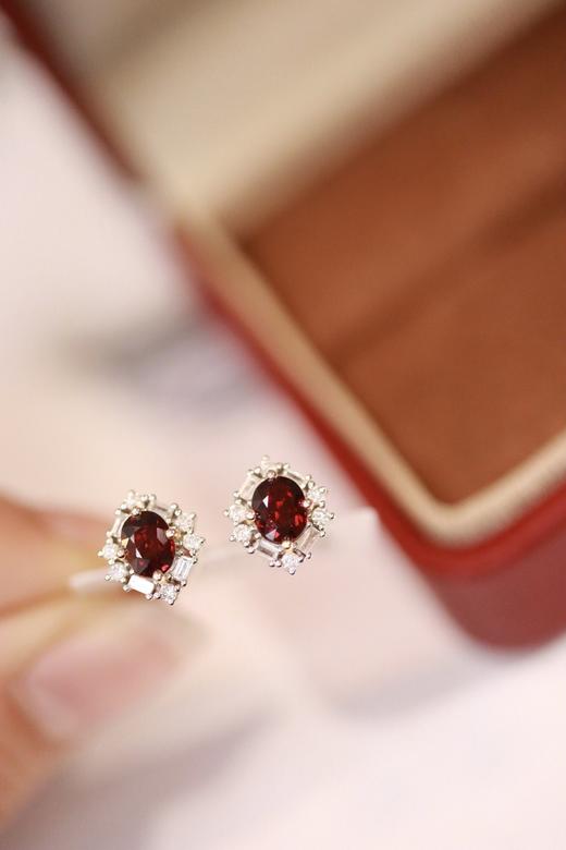 0.79ct 红宝石耳钉 商品图0