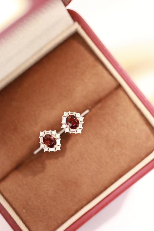0.79ct 红宝石耳钉 商品图7
