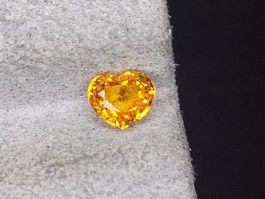 1.21ct 黄蓝宝裸石 商品图0