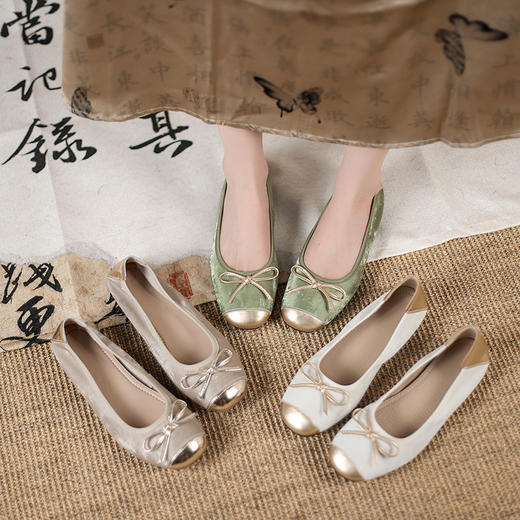 「国风拼色！小众设计」2024新款国风拼色复古蝴蝶结圆头浅口单鞋 休闲蛋卷鞋 女软底蛋卷鞋平底豆豆鞋 商品图0