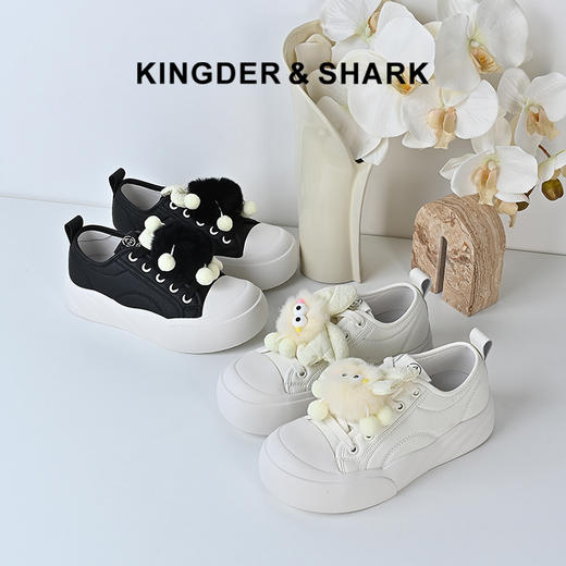 经典鲨2024年秋季新款韩版平底舒适丑萌挂件休闲鞋小白鞋女KW291-D37051 商品图0