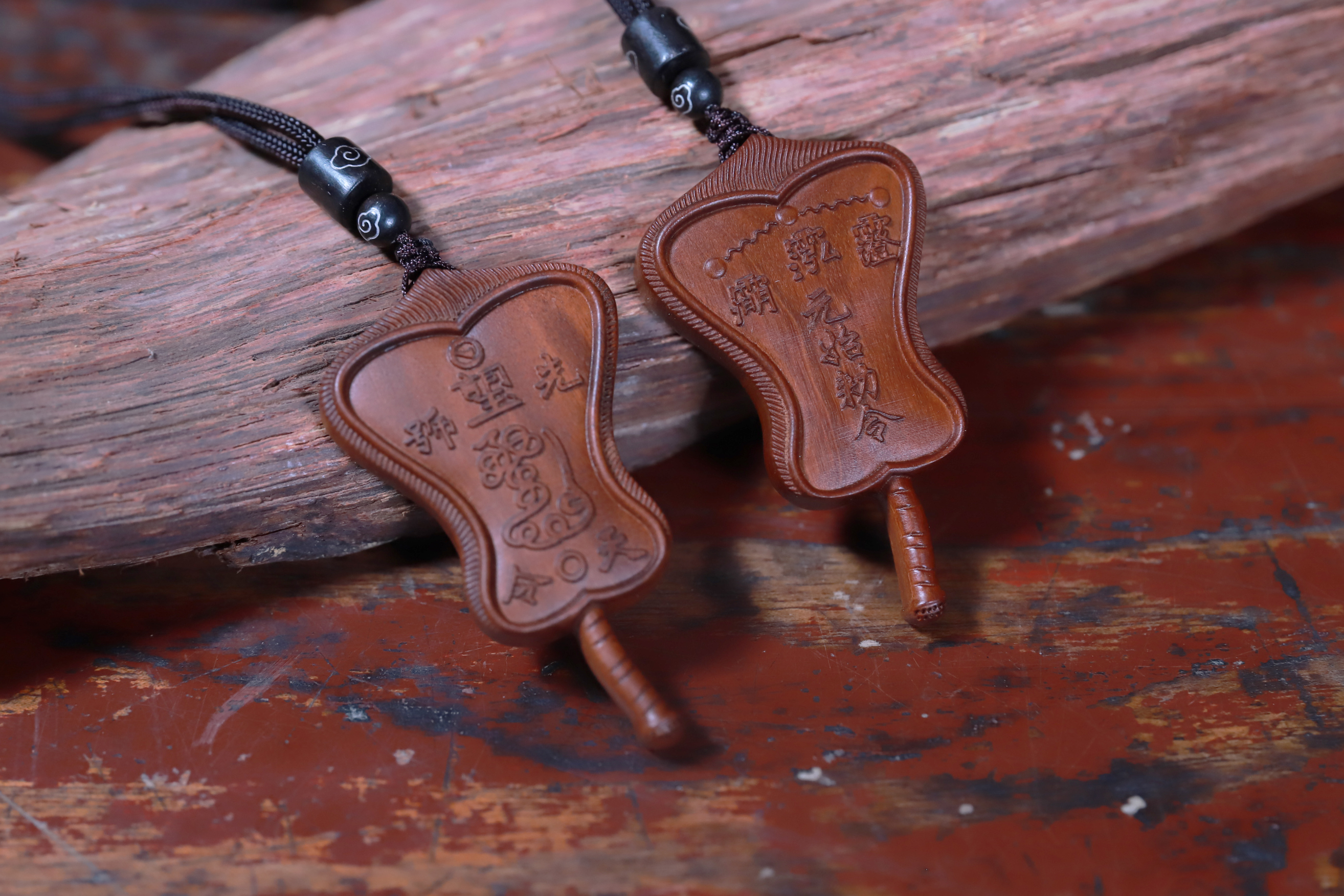 雷击枣木五明扇吊坠，挂件，精雕工艺