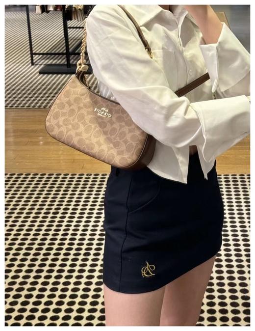 暑期福利‼️‼️COA纯元。经典TERI月牙包 24.5*15.5*7.5cm 商品图7