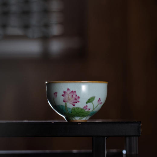 松涛彩绘汝窑天青伴月杯（菊蕊飘香）天青伴月杯（映日荷花）天青棱线杯（国色天香）（缺货） 商品图2