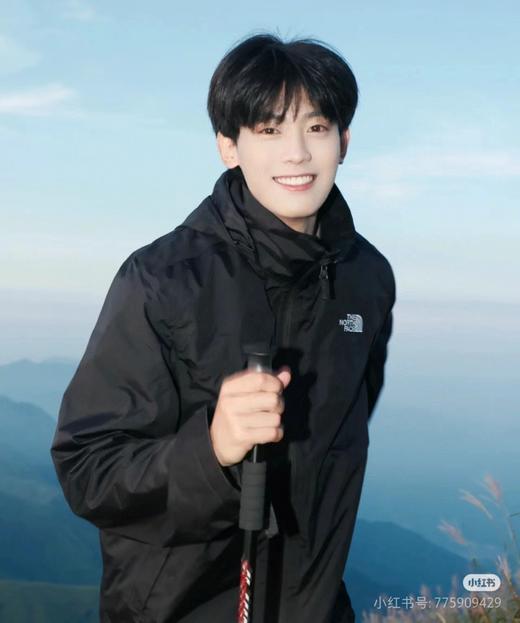 北面TNF的经典黑武士单冲经典黑重磅回归 DRYVENT全压胶外壳 商品图0