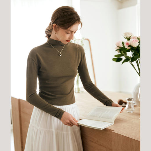 欧芮儿法式简约咖色半高领打底T恤女秋2024新款气质长袖内搭上衣 商品图4