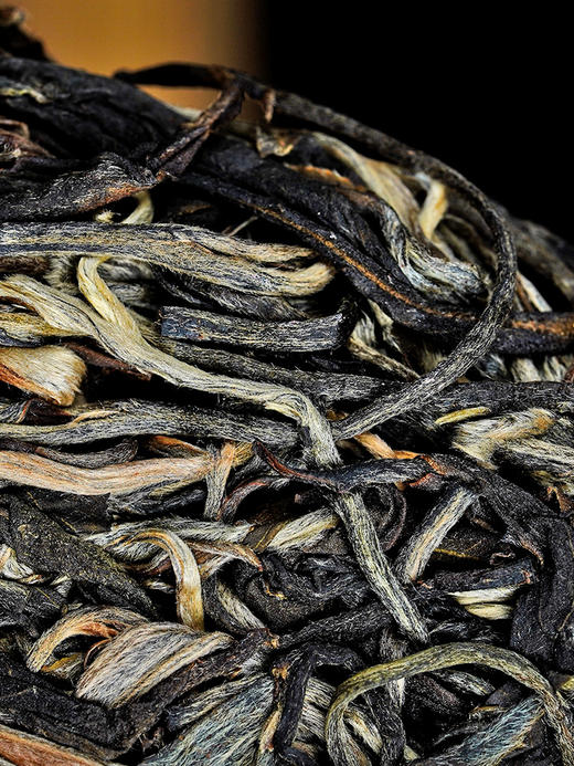 【金奖象票】2024年易武斗茶大会金奖 稀缺古树资源 古票研究院独立出品 横跨五年曼松王子山完美融合普洱茶生茶1箱内含5饼*357克 商品图6